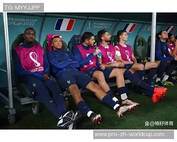 我崇拜的足球明星们在绿茵场上的传奇故事与奋斗历程